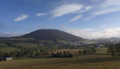 Blick vom Haus auf Wilzenberg - 