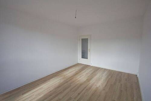 Wohnzimmer - Etagenwohnung mit 59,70 m² in Halle (Saale) zur Miete
