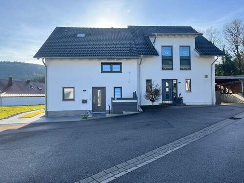 Impression-3.JPG - Doppelhaushälfte mit VILLEN-CHARME - elegant, modern und mit Pool