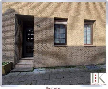 Hauseingang - 7 Zimmer Reihenmittelhaus in Neuss