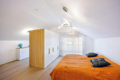 Schlafen - Einfamilienhaus mit 157,40 m&sup2; in Sachsenheim zum Kaufen