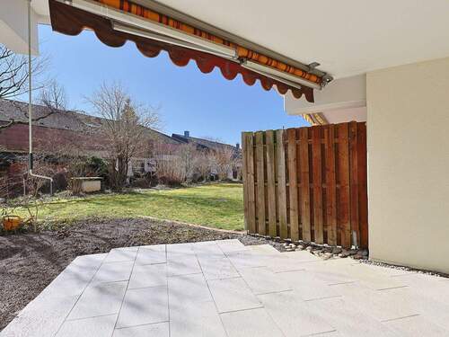 Sonnige, überdachte Terrasse - 4 Zimmer Etagenwohnung zum Kaufen in Kirchheim unter Teck