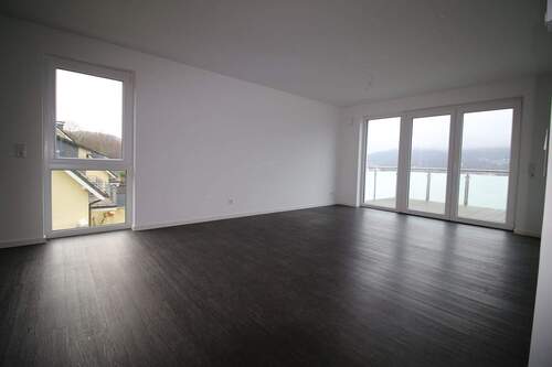 Wohnbereich mit Austritt Balkon - 3 Zimmer Etagenwohnung zur Miete in Hagen