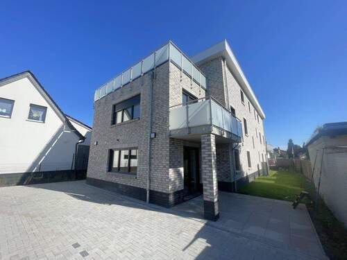 Außenansicht - Bremerhaven - Schiffdorferdamm Moderne 3 Zimmer-Wohnung im EG mit Terrasse