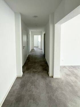 Bild 1 - 4 Zimmer Etagenwohnung zum Kaufen in Lottstetten