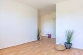 Wohnbereich Vergleichswohnung - Möblierte 3-Raum-Wohnung mit Wanne
