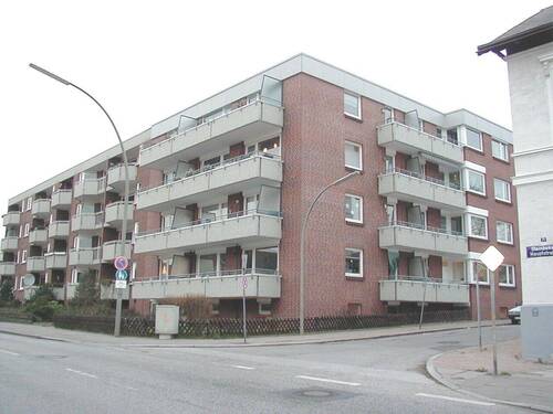 Hausansicht - -Gut vermietete Etagenwohnung in Hamburg Billstedt- Ein Angebot der Gerd von der Heide Immobilien GmbH