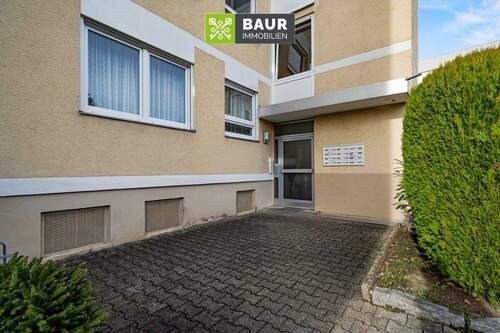 Eingang_web - Etagenwohnung mit 53,00 m² in Weingarten zum Kaufen