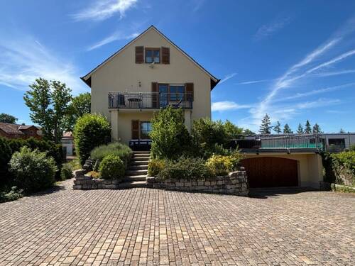 Frontansicht_Garage - Mehrfamilienhaus, Wohnhaus mit 176,00 m&sup2; in Adelsdorf zum Kaufen