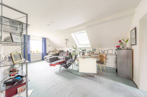 Wohn-/ Arbeitszimmer - 