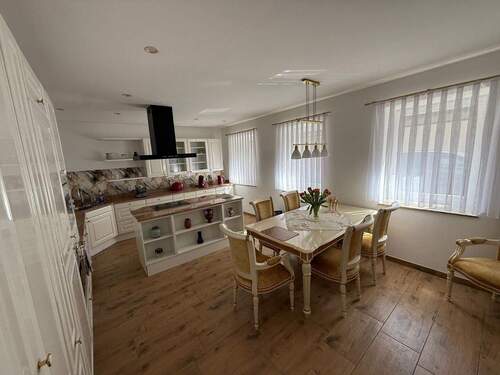 Küche.JPG - 6 Zimmer Mehrfamilienhaus, Wohnhaus in Teuchern