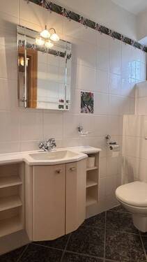 Gäste-WC - 6 Zimmer Reihenmittelhaus in Aschheim