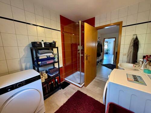 Tageslichtbad mit Dusche - 