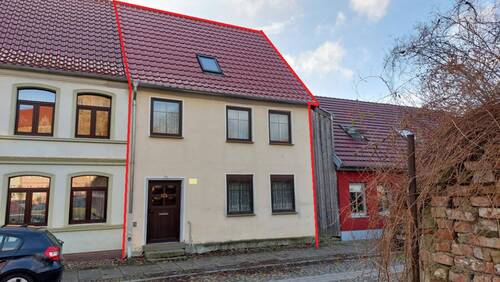 Strassenansicht - Lohnenswertes Häuschen für eine junge Familie - Trauen Sie sich .....