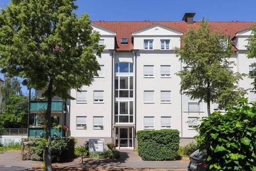 Titelbild - +++ Charmante 3-Zimmer-Wohnung im Lindenpark mit Balkon und Tiefgaragenstellplatz +++