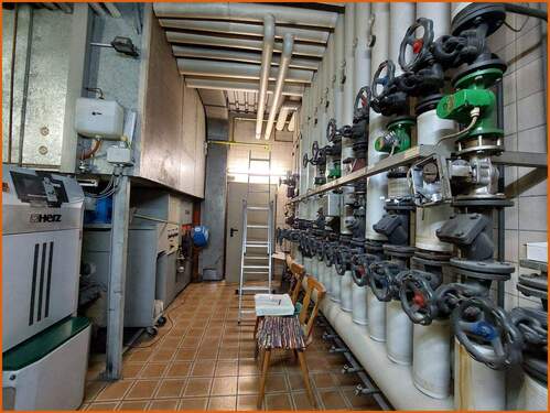 gemeinsame Heizanlage Landhaus und Immobilie Getränkemarkt u. Feinkosthandel - 