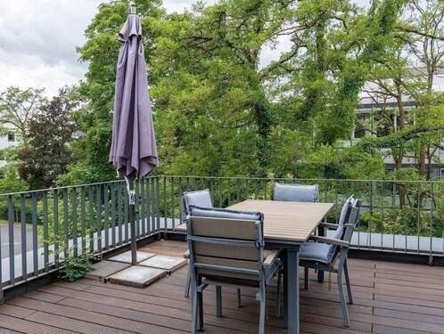 Große Westterrasse ähnlich - Stilvolle 4-Zimmer-Maisonette-Wohnung mit großer Westterrasse zum Wohlfühlen, neue Böden & neues Bad!