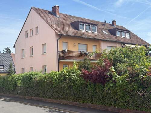SüdWestAnsicht - 3-Zimmer-Wohnung im DG eines 6-Parteienhauses (OHNE BALKON !)