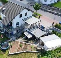 Modernes Einfamilienhaus mit ELW, Garten und Carport - Wertheim / Reicholzheim