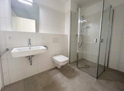 Gäste-Bad mit Dusche - 