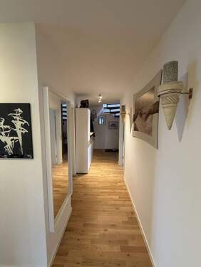 Flur 1. Ebene - 4 Zimmer Etagenwohnung in Müllheim