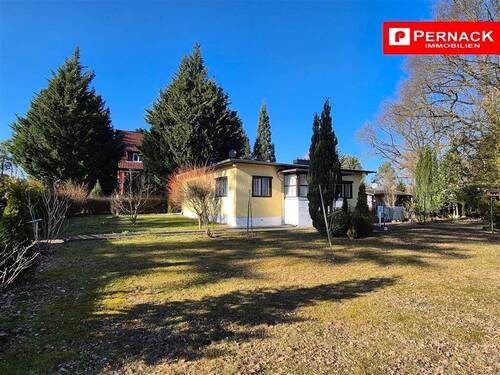 Grundstück und Kleinhaus - Einziehen und Wohlfühlen möglich - Gepflegtes Kleinhaus und ruhige Lage