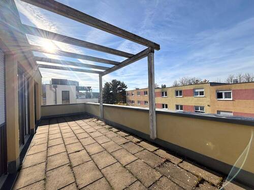 Dachterrasse - Familienfreundliches Reiheneckhaus mit Garten, Dachterrasse und 4 PKW-Stellplätzen