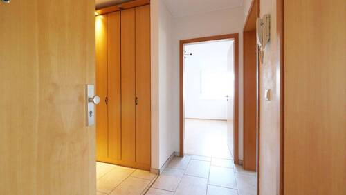 Eingangsbereich - 5 Zimmer Etagenwohnung in Lippstadt / Cappel