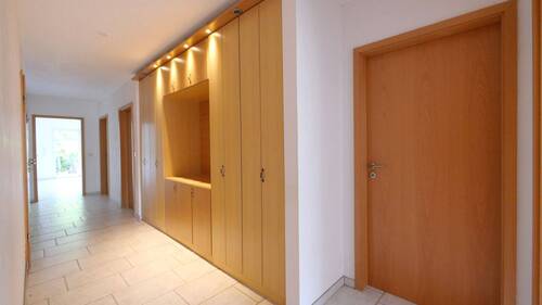 Flur - Etagenwohnung mit 107,00 m&sup2; in Lippstadt / Cappel zum Kaufen