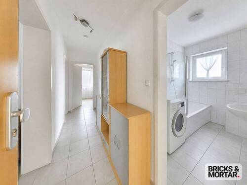 Flur - 3 Zimmer Etagenwohnung zum Kaufen in Königsbrunn