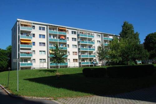 Rückansicht - 3-Raum-Wohnung mit Balkon und Tageslichtbad