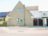 25025-1.jpg - - Teilunterkellertes Einfamilienhaus mit Nebengebäude -