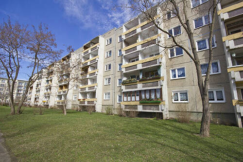 Ansicht hinten - 3 Zimmer Etagenwohnung zur Miete in Halle (Saale)
