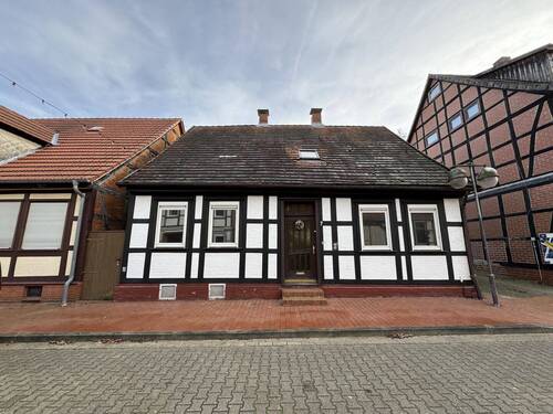 Ansicht von der Straße - Einfamilienhaus mit 140,00 m&sup2; in Schnackenburg zum Kaufen