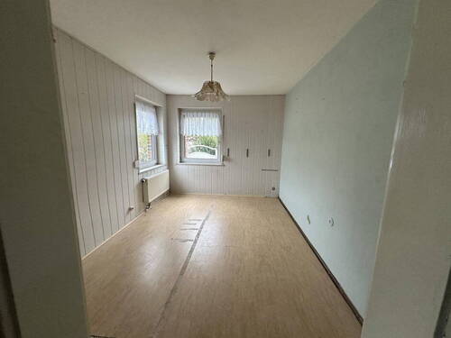 EG Gast/KiZi; leicht verzerrt - 