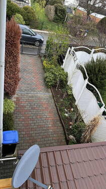 Blick auf die Einfahrt - 5 Zimmer Einfamilienhaus in Chemnitz OT Schönau