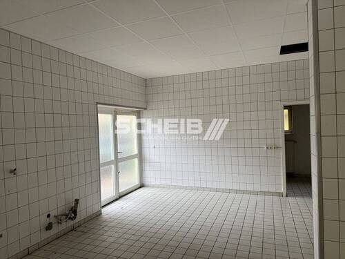 Anlieferungsbereich/Lager - Lagerfläche in der Ortsmitte - 975,00 EUR Kaltmiete,
