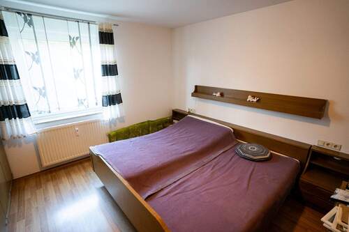 SCHLAFZIMMER - Etagenwohnung mit 58,00 m² in Tuttlingen zur Miete