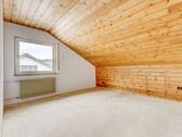 Helles Zimmer im Dachgeschoss - 