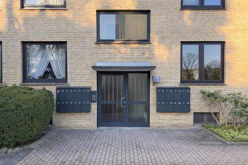 Hauseingang - 2 Zimmer Etagenwohnung zum Kaufen in Barsbüttel