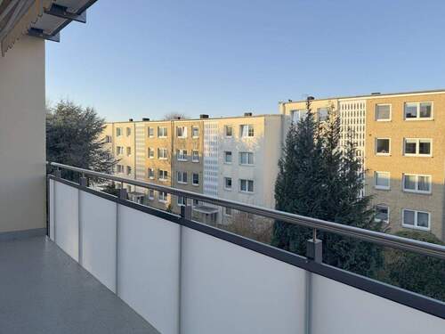 Blick vom Balkon - Etagenwohnung mit 78,00 m&sup2; in Barsbüttel zum Kaufen
