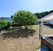 Bungalow mit ELW in Lörrach und riesigem Grundstück - Lörrach / Salzert