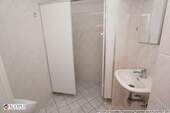 Gewerbe WC im Erdgeschoss - 