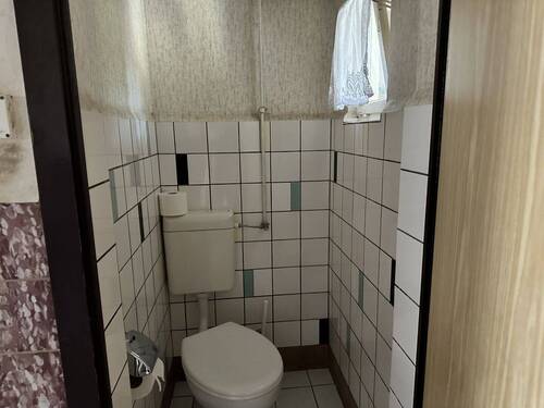 WC mit Fenster - 