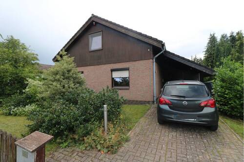 Zufahrt und Carport - 3 Zimmer Einfamilienhaus zum Kaufen in Höhbeck-Vietze