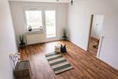 Wohnzimmer Vergleichswohnung - 3 Zimmer Etagenwohnung zur Miete in Chemnitz