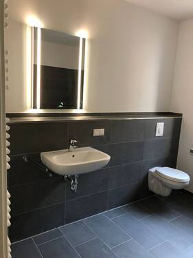 Bad - Etagenwohnung mit 88,70 m&sup2; in Leipzig zur Miete