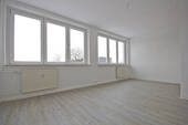 Wohnzimmer - Etagenwohnung mit 70,80 m² in Halle (Saale) zur Miete
