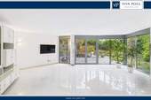 großzügiger Wohnbereich - Exklusive 3-Zimmer-Wohnung mit separatem Eingang, großzügiger Terrasse, Garage und Stellplatz