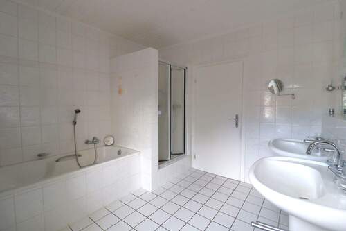 Badezimmer (2).JPG - 